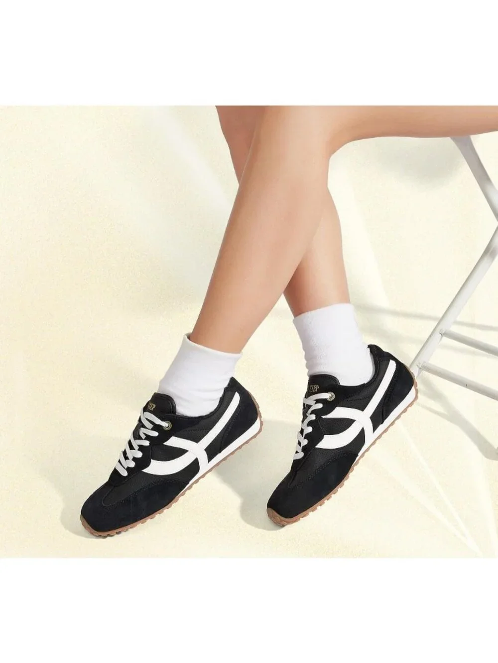 Women's Black/White Comfortable Retro Non Slip Lightweight Fashion Sneakers
